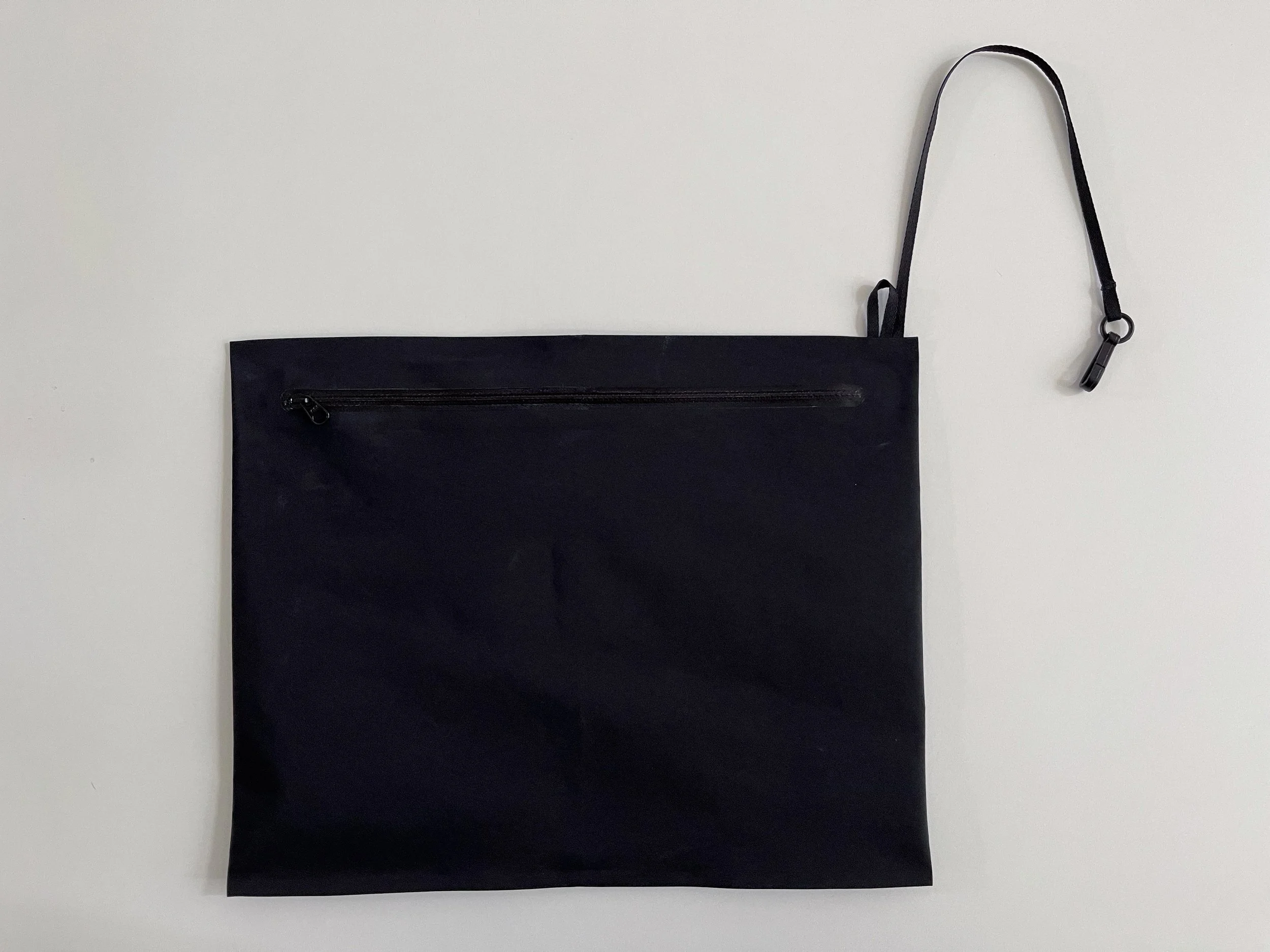 Arc'Teryx made this Gore-Tex Pouch - is it any good? — Hidden